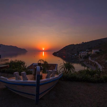 سيمي Niriides Hotel Apartments المظهر الخارجي الصورة