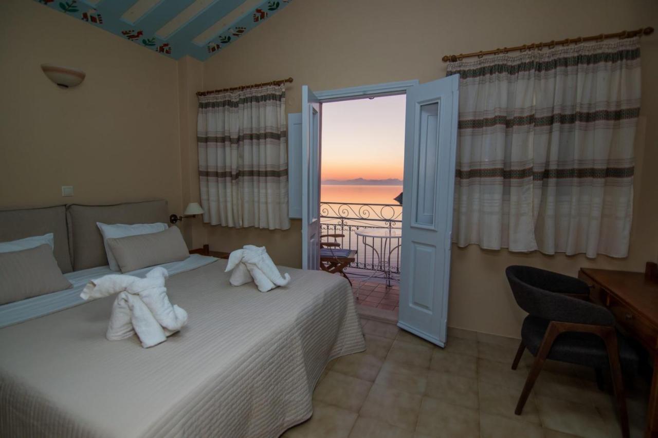 سيمي Niriides Hotel Apartments المظهر الخارجي الصورة
