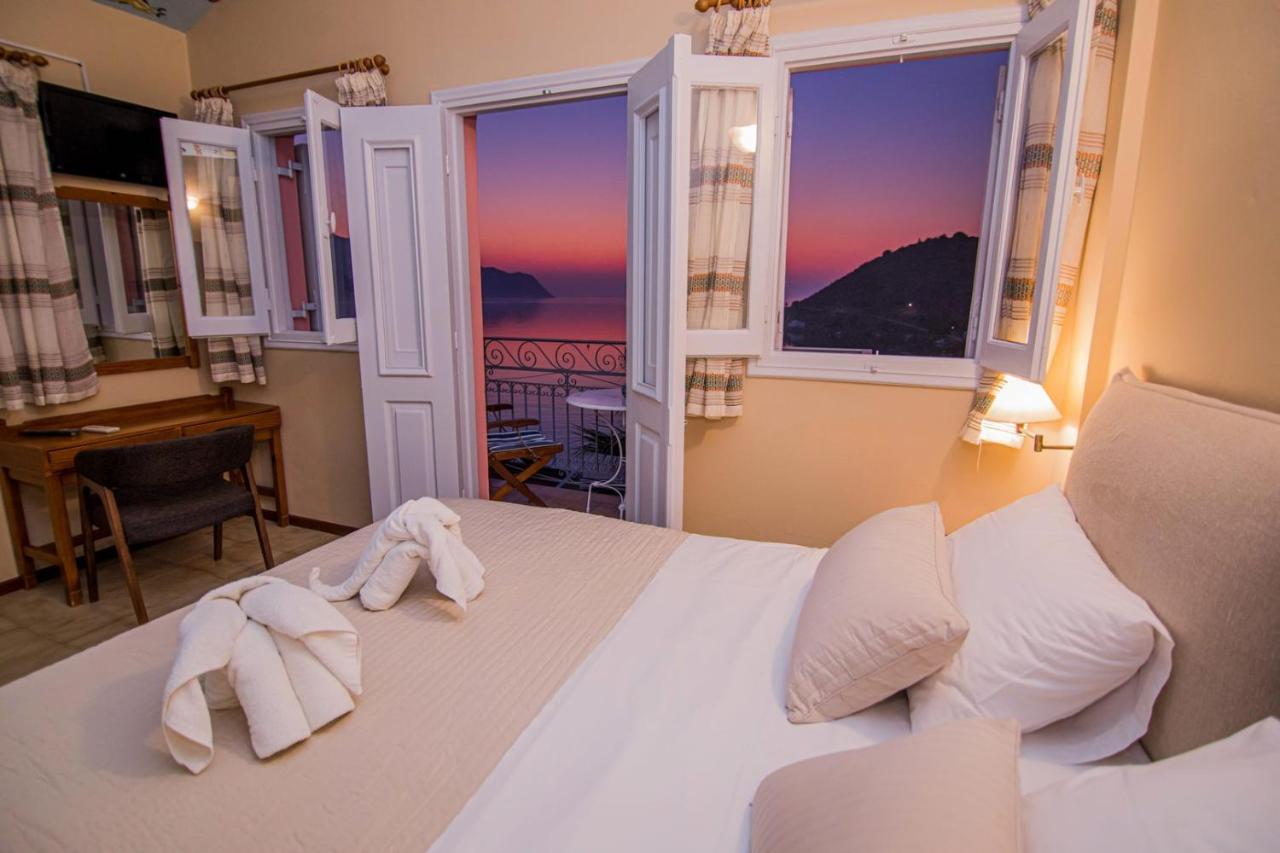 سيمي Niriides Hotel Apartments المظهر الخارجي الصورة
