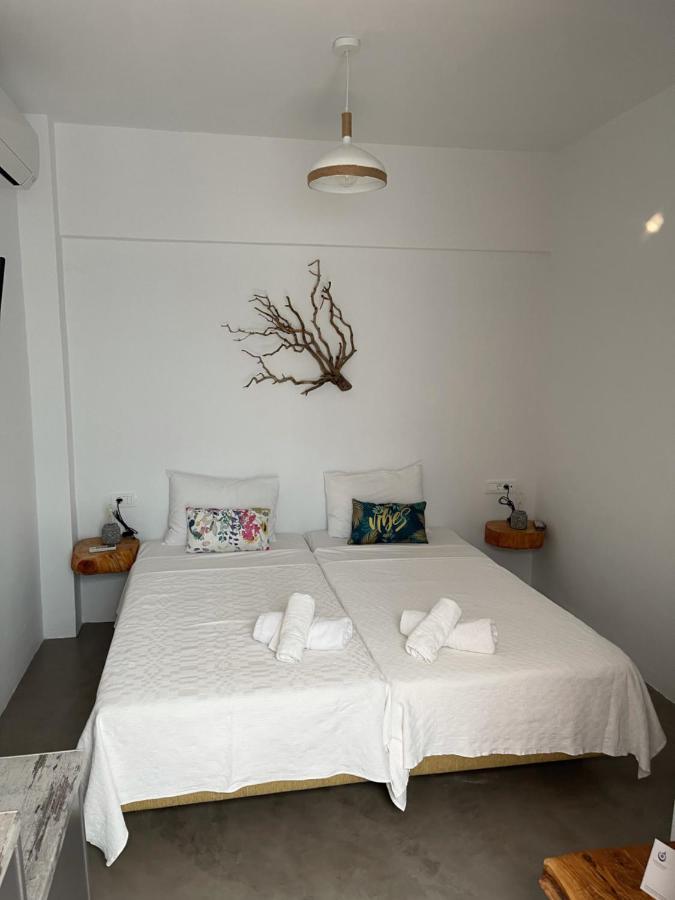 سيمي Niriides Hotel Apartments المظهر الخارجي الصورة