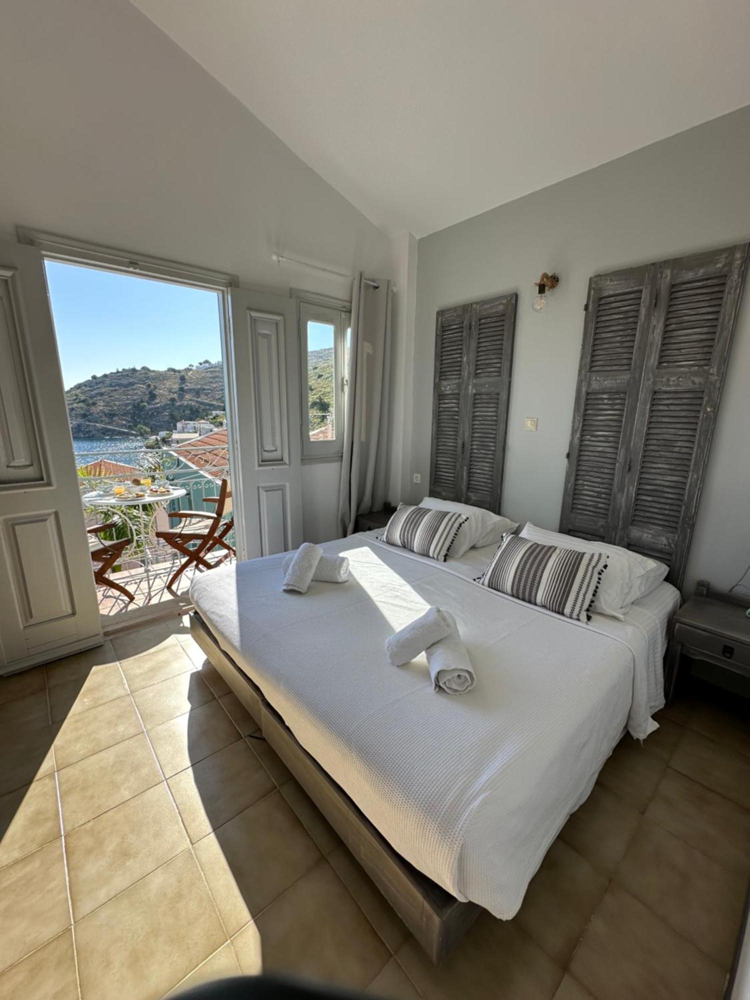 سيمي Niriides Hotel Apartments المظهر الخارجي الصورة