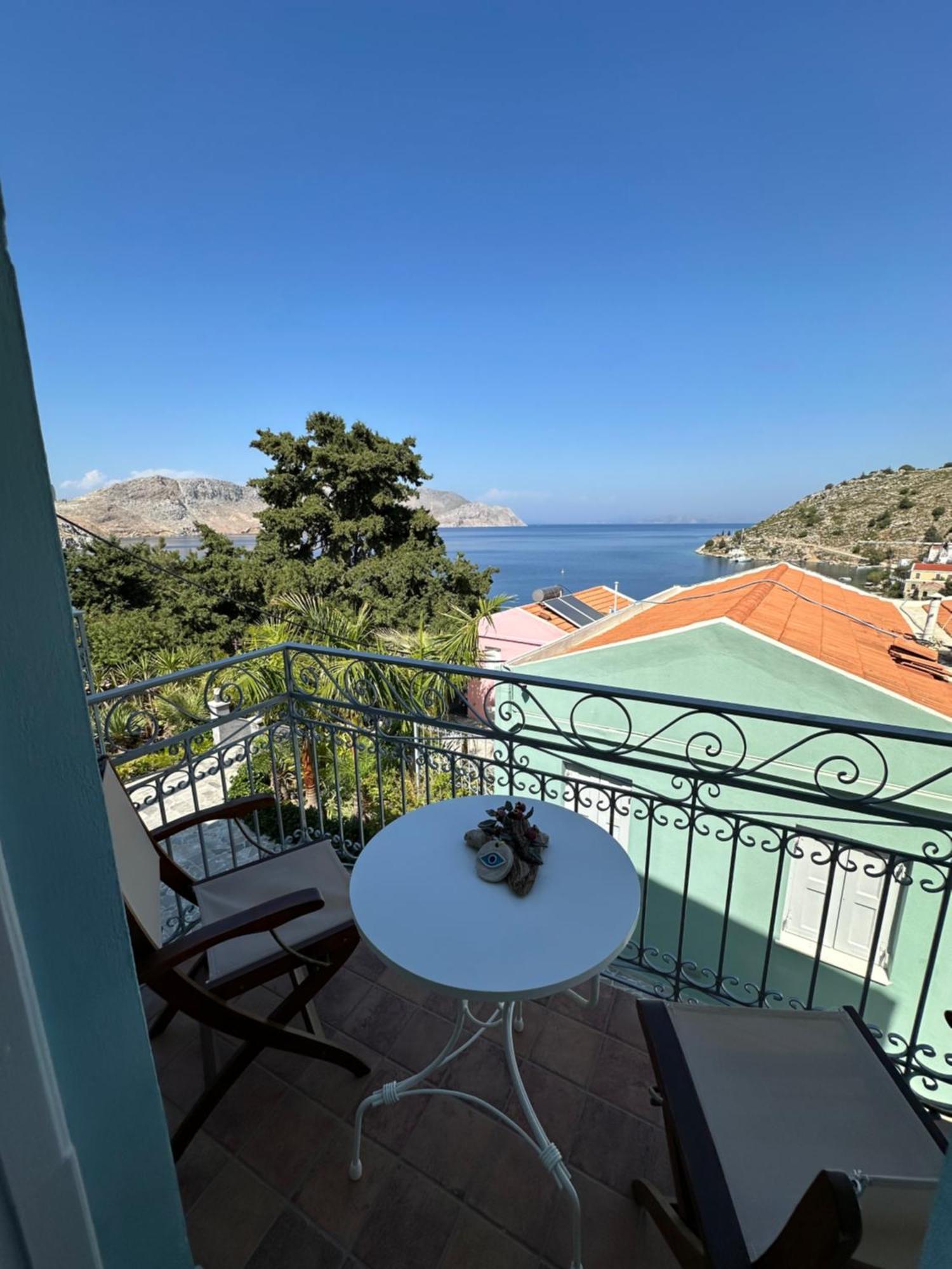 سيمي Niriides Hotel Apartments المظهر الخارجي الصورة