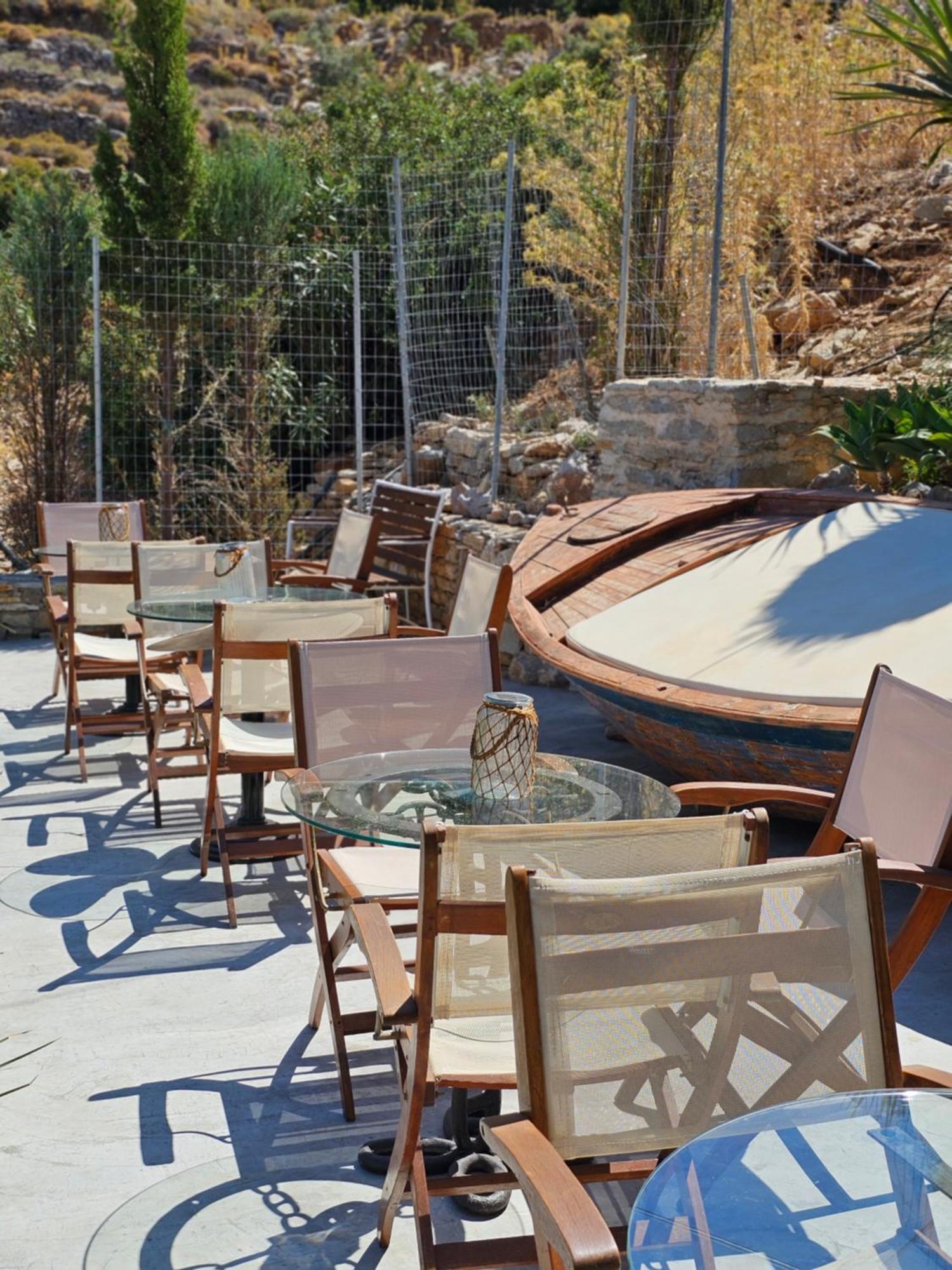سيمي Niriides Hotel Apartments المظهر الخارجي الصورة