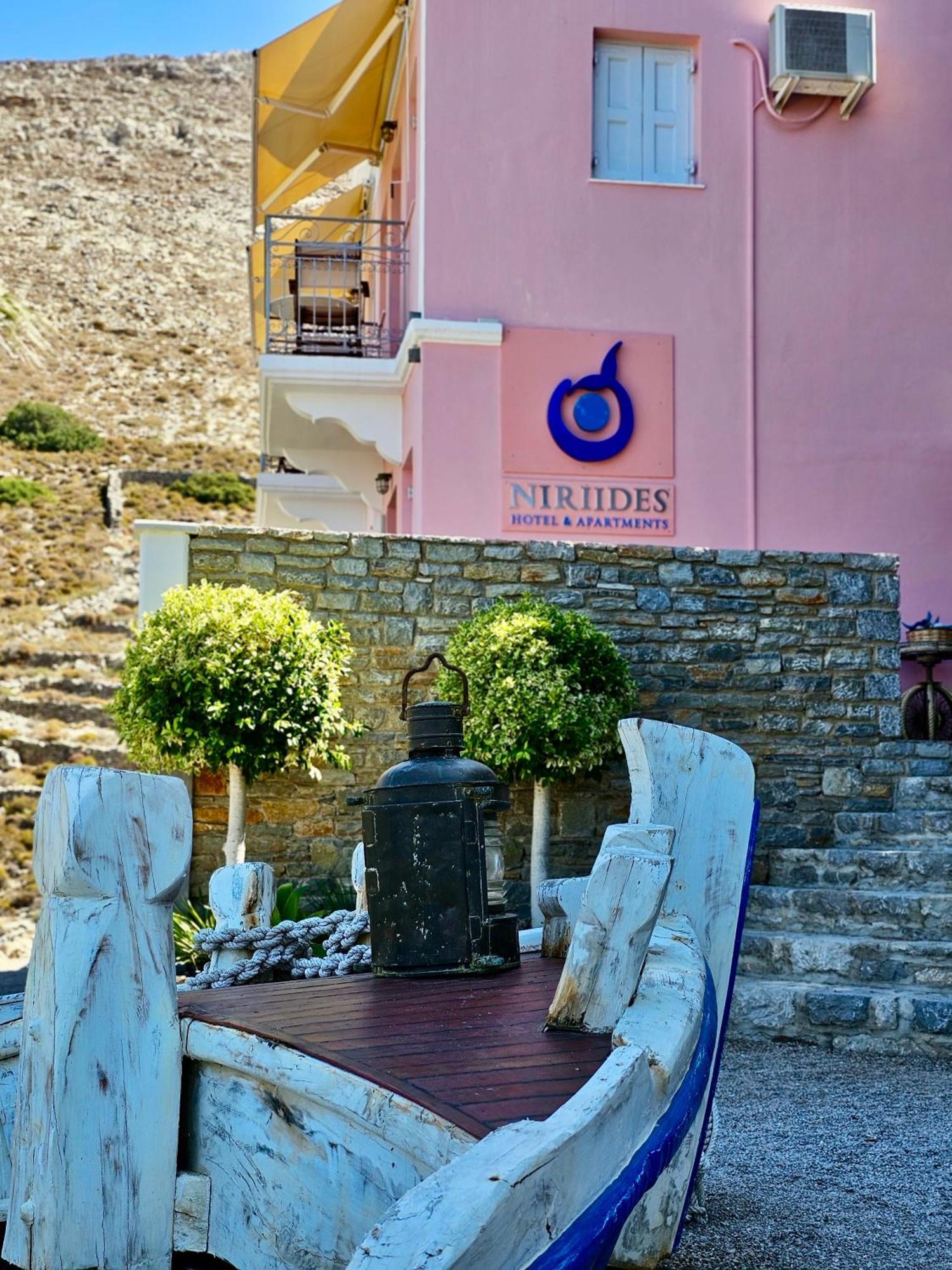 سيمي Niriides Hotel Apartments المظهر الخارجي الصورة