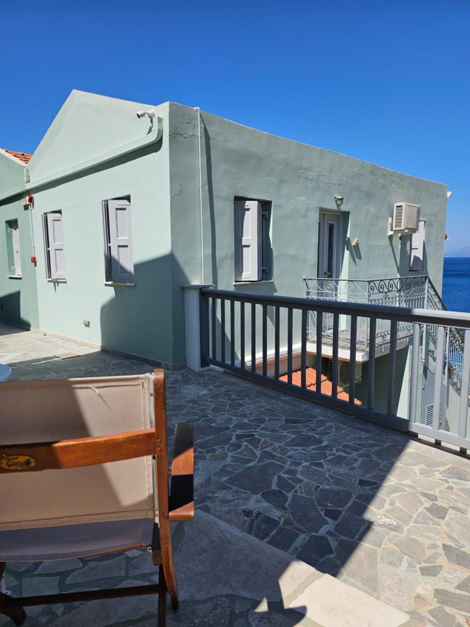 سيمي Niriides Hotel Apartments المظهر الخارجي الصورة