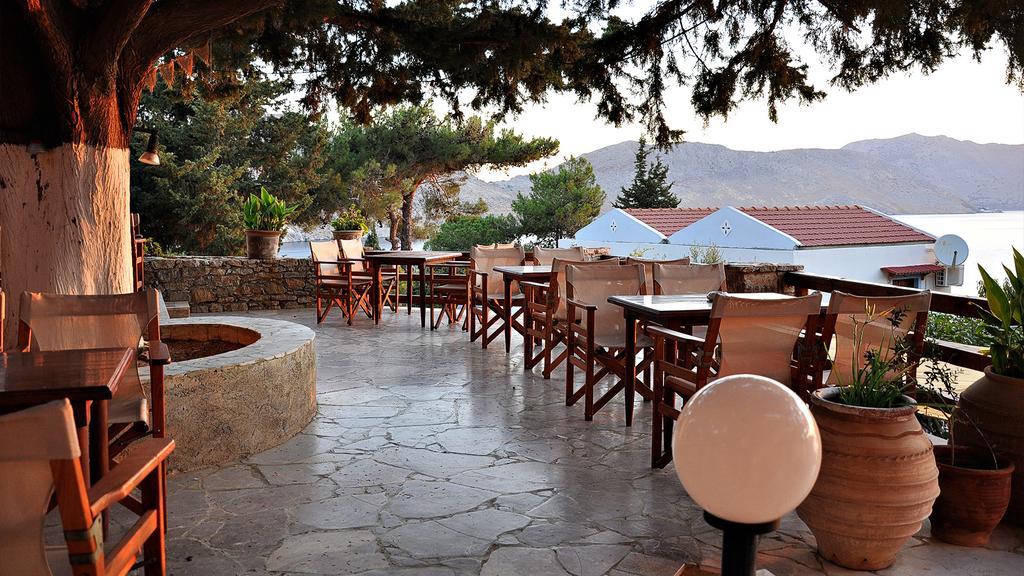 سيمي Niriides Hotel Apartments المظهر الخارجي الصورة